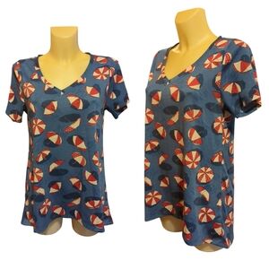 🌹3/15🌹LULAROE Red White Blue Raining Umbrella Print Perfect T Shirt